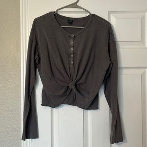 Gray long-sleeve Crop Shirt!